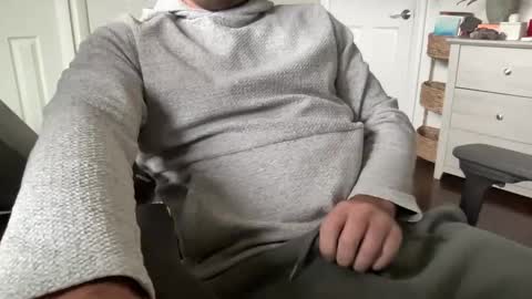 Snapshot of rungriff2323 chatting on 11/25/25, 05:57 rungriff2323 online show from 11/25/25, 05:57