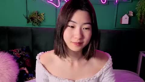 Snapshot of runi_asian chatting on 06/10/26, 01:28 Runi online show from 06/10/26, 01:28