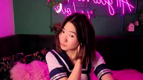 Snapshot of runi_asian chatting on 06/14/26, 01:25 Runi online show from 06/14/26, 01:25