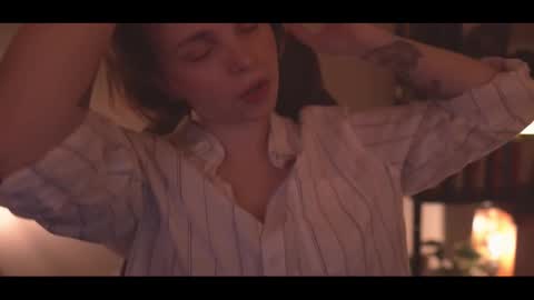 Elena online show from 11/15/25, 10:37