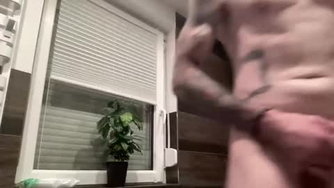 Snapshot of runxx96355 chatting on 12/15/25, 05:12 run online show from 12/15/25, 05:12