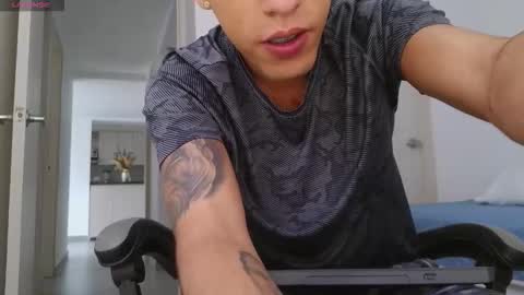 Snapshot of russell_adams_ chatting on 12/15/25, 06:34 R U S S E L L online show from 12/15/25, 06:34