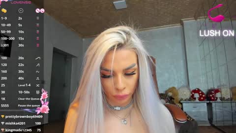 Ava online show from 12/24/24, 12:44