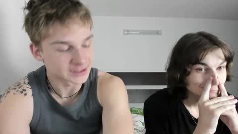 Snapshot of russian_mad_guys chatting on 09/18/25, 02:02 2 brothers Adam and Alex online show from 09/18/25, 02:02