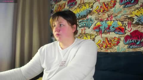 Snapshot of rutholiver chatting on 04/05/26, 01:03 Ruth GMT2 Mon 10 AM - 4 PM Tue 10 AM - 4 PM Thu 3-9 AM Fri 10 AM - 4 PM Sun 10 AM - 4 PM. online show from 04/05/26, 01:03