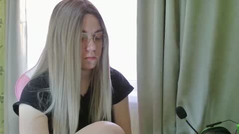 Snapshot of ruthsimp chatting on 12/01/25, 03:44 Tanyushka online show from 12/01/25, 03:44