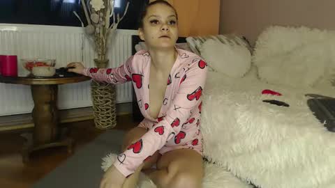 ruxandradanny online show from 10/31/25, 08:48