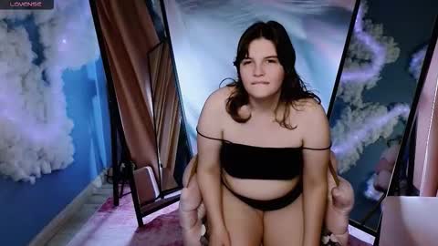 Snapshot of ruyjin_choi chatting on 09/14/25, 11:42 Ruyjin online show from 09/14/25, 11:42