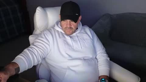 Ryan online show from 10/28/25, 01:42