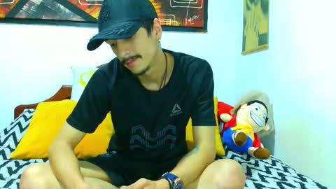 Snapshot of ryan_maxy chatting on 10/15/25, 07:19 ryan online show from 10/15/25, 07:19