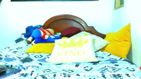 Snapshot of ryan_maxy chatting on 10/18/25, 12:06 ryan online show from 10/18/25, 12:06