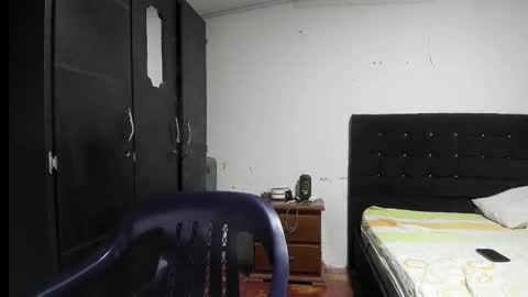 ryan_xc1 online show from 11/12/25, 02:34