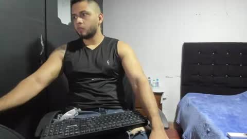 ryan_xc1 online show from 07/09/26, 02:37