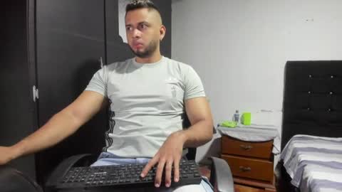 ryan_xc1 online show from 07/14/26, 03:33