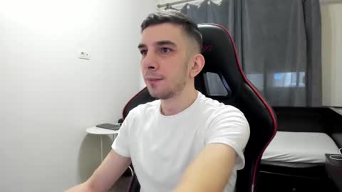 Snapshot of ryandusk chatting on 03/05/25, 08:21 Andrew C. online show from 03/05/25, 08:21