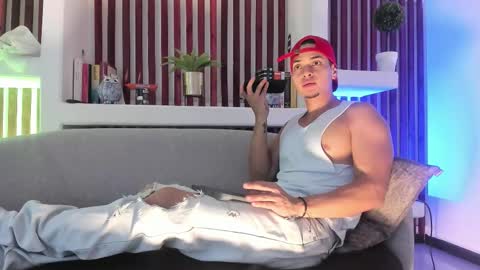 Snapshot of ryangreys01 chatting on 09/25/25, 02:59 Ryan online show from 09/25/25, 02:59