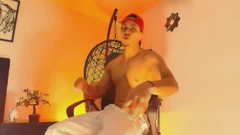 Snapshot of ryangreys01 chatting on 10/01/25, 03:45 Ryan online show from 10/01/25, 03:45