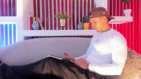 Snapshot of ryangreys01 chatting on 10/10/25, 03:27 Ryan online show from 10/10/25, 03:27