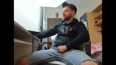 Ryanstone  online show from 11/17/25, 04:40