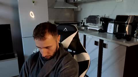 Snapshot of ryanstorm1 chatting on 11/06/25, 02:40 ryanstorm1 online show from 11/06/25, 02:40