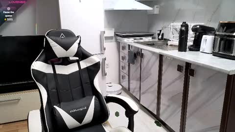 Snapshot of ryanstorm1 chatting on 11/19/25, 03:45 ryanstorm1 online show from 11/19/25, 03:45