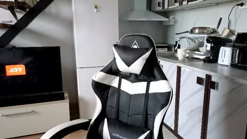 Snapshot of ryanstorm1 chatting on 12/05/25, 12:25 ryanstorm1 online show from 12/05/25, 12:25