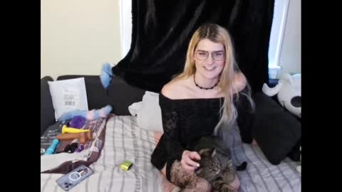 Ryn Michele online show from 12/12/24, 05:26