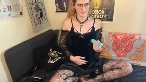 Ryn Michele online show from 02/14/25, 07:23