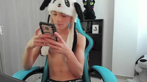 Snapshot of ryo_bleu chatting on 07/16/26, 04:35 RYO BLEU online show from 07/16/26, 04:35