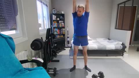 Snapshot of ryukukamifr chatting on 10/13/25, 04:29 Ryuk FR online show from 10/13/25, 04:29