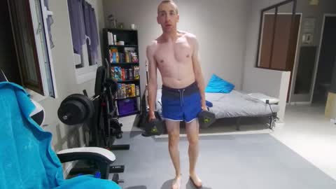 Snapshot of ryukukamifr chatting on 11/07/25, 06:30 Ryuk FR online show from 11/07/25, 06:30