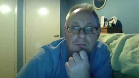 Snapshot of s536sny18 chatting on 12/29/24, 02:52 s536sny18 online show from 12/29/24, 02:52
