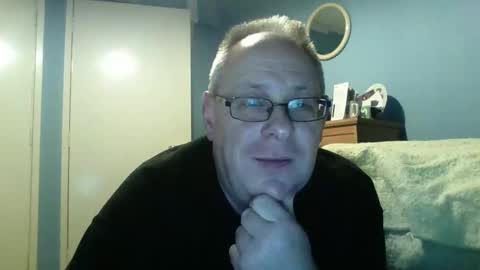 Snapshot of s536sny18 chatting on 12/31/24, 04:35 s536sny18 online show from 12/31/24, 04:35