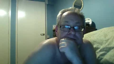 Snapshot of s536sny18 chatting on 12/14/25, 10:47 s536sny18 online show from 12/14/25, 10:47