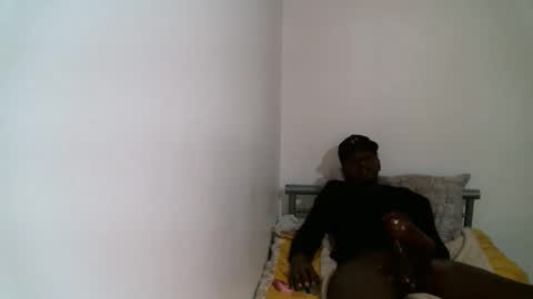 s8ukme90 online show from 09/11/25, 12:22
