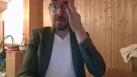 s_i_q online show from 09/16/25, 07:09