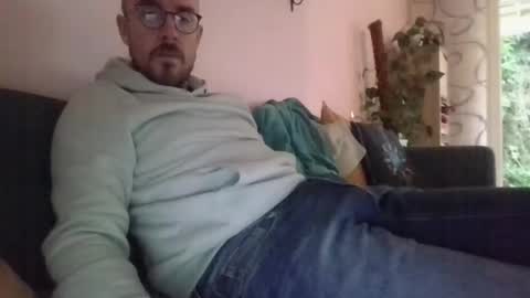 Snapshot of s_i_q chatting on 10/27/25, 08:07 s_i_q online show from 10/27/25, 08:07