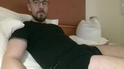 Snapshot of s_i_q chatting on 10/30/25, 07:14 s_i_q online show from 10/30/25, 07:14