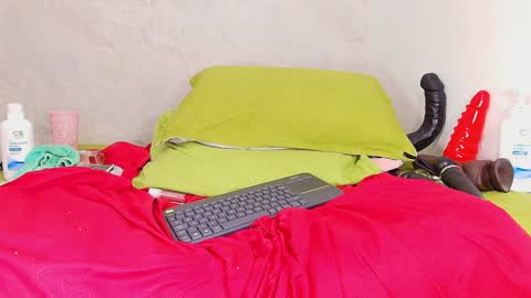 s_sofia_ online show from 01/27/25, 10:27