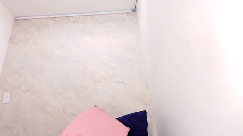 s_sofia_ online show from 02/09/25, 07:19