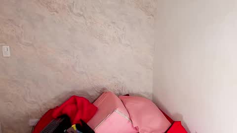 s_sofia_ online show from 02/15/25, 07:17