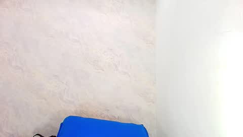 s_sofia_ online show from 02/17/25, 07:21