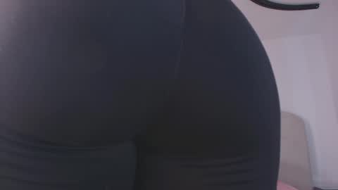 s_sofia_ online show from 12/15/25, 11:58