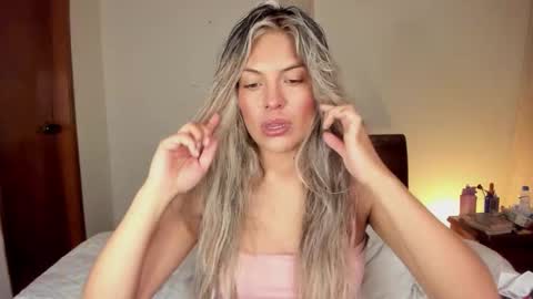 Leslie Beltrn online show from 10/02/25, 03:46