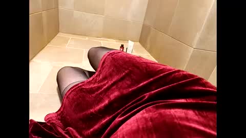 Snapshot of s_xp__ chatting on 12/17/25, 05:52 s_xp__ online show from 12/17/25, 05:52