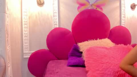 Snapshot of saammy_17 chatting on 11/01/25, 08:33 sammy online show from 11/01/25, 08:33