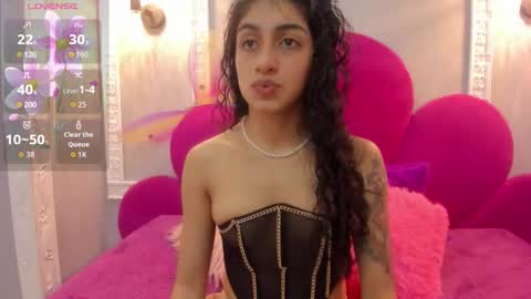 Snapshot of saammy_17 chatting on 11/26/25, 09:27 sammy online show from 11/26/25, 09:27