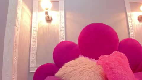 Snapshot of saammy_17 chatting on 12/15/25, 08:35 sammy online show from 12/15/25, 08:35