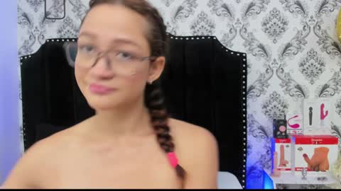 Saara Brown online show from 01/10/25, 03:16