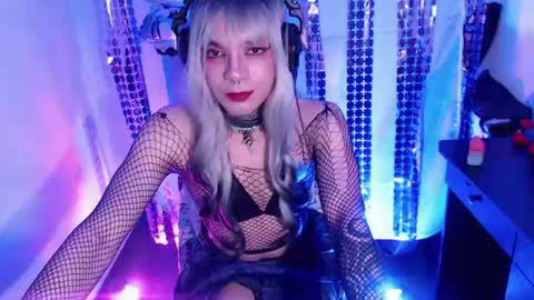 Snapshot of sabella_exe chatting on 07/23/26, 01:58 Isabella online show from 07/23/26, 01:58